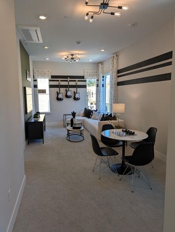 11210 Cottonwood Place 35-08 Plan 4, Saratoga, CA 95070