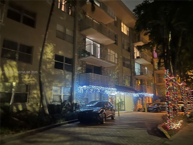 1805 Sans Souci Boulevard 429, North Miami, FL 33181