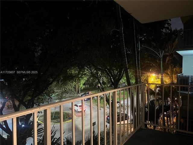 1805 Sans Souci Boulevard 429, North Miami, FL 33181