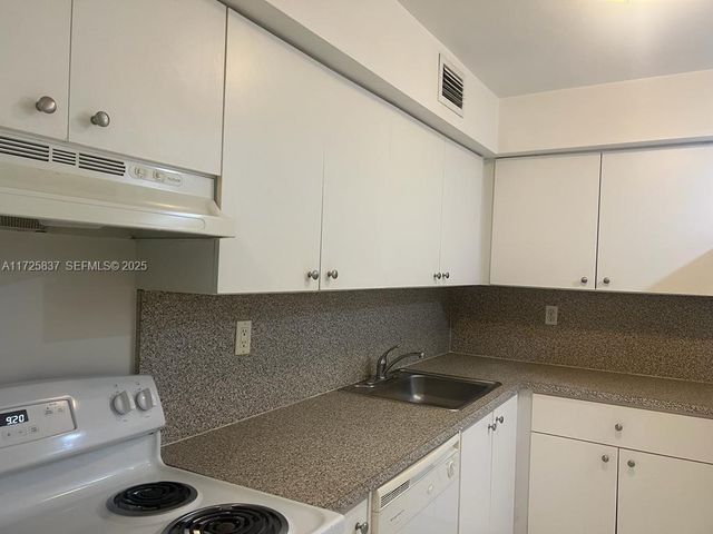 1805 Sans Souci Boulevard 429, North Miami, FL 33181