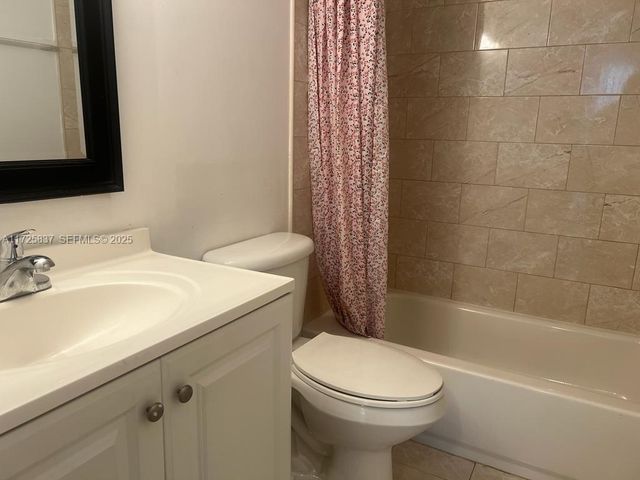 1805 Sans Souci Boulevard 429, North Miami, FL 33181