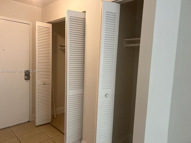 1805 Sans Souci Boulevard 429, North Miami, FL 33181