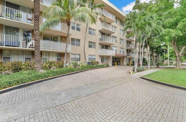 1805 Sans Souci Boulevard 429, North Miami, FL 33181