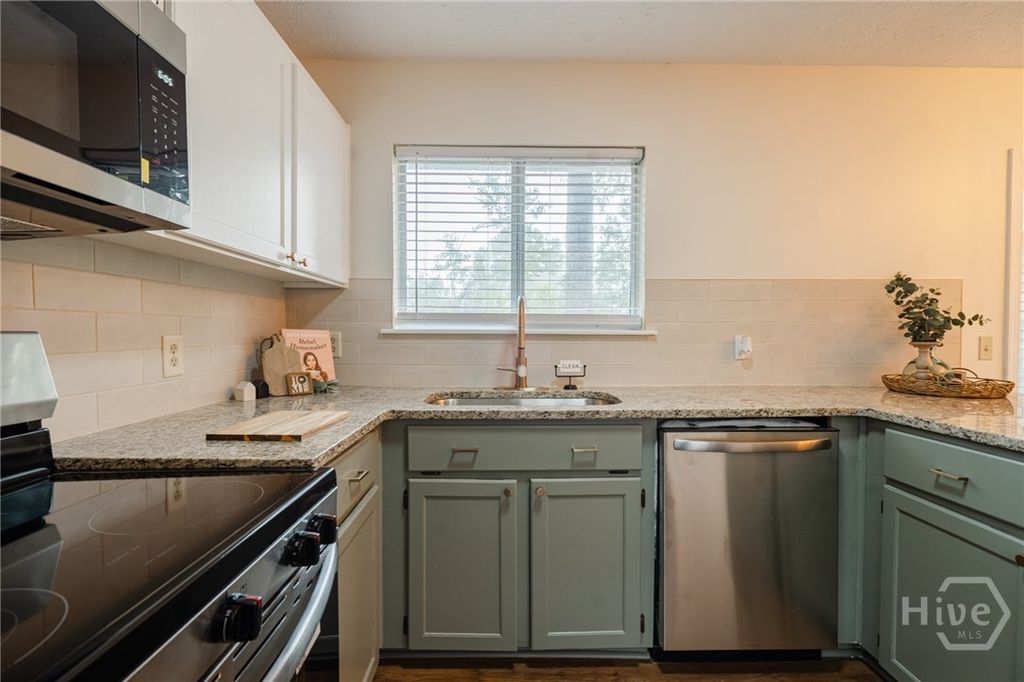 Image 13 of property listing at 28 Jack Snipe Court W, Richmond Hill, GA 31324