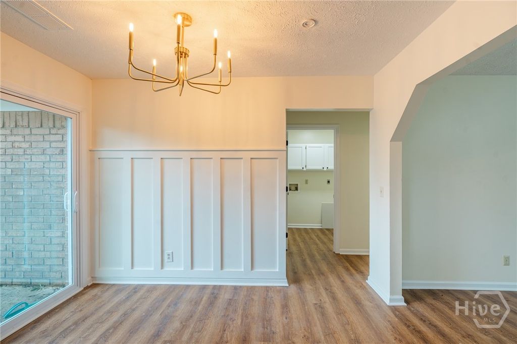 Image 15 of property listing at 28 Jack Snipe Court W, Richmond Hill, GA 31324