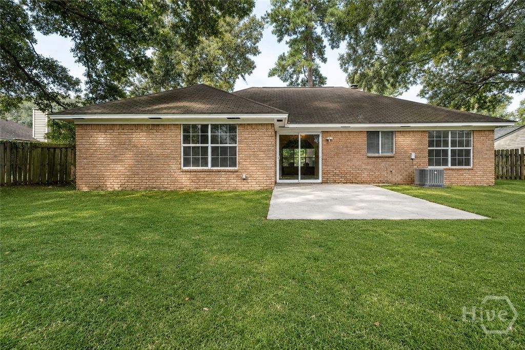Image 39 of property listing at 28 Jack Snipe Court W, Richmond Hill, GA 31324