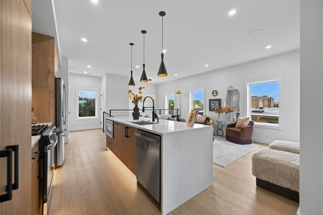 250 Bremen 5, Boston, MA 02128