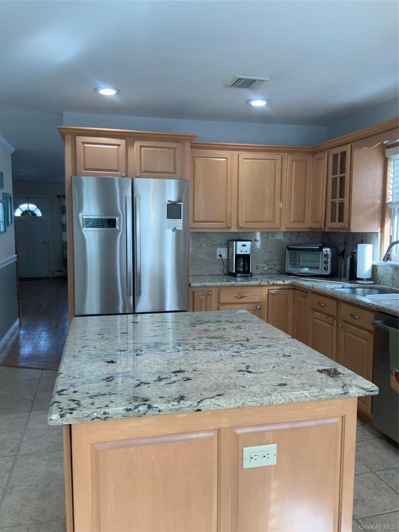 9 Kirkwood Road, Port Washington, NY 11050 — photo 4