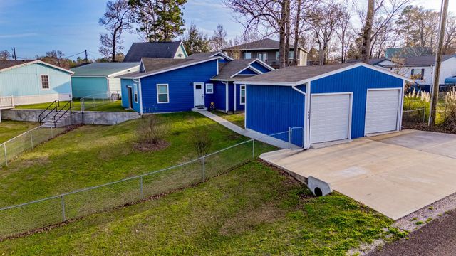 400 Woodland Shores Drive, Point Blank, TX 77364