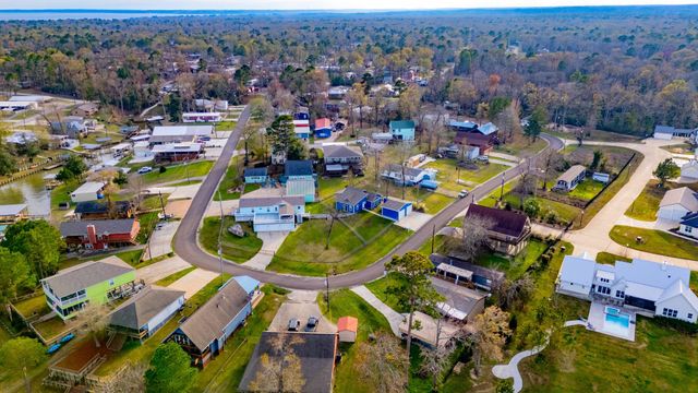 400 Woodland Shores Drive, Point Blank, TX 77364