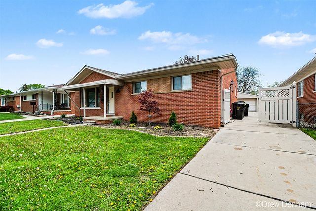 1797 Newman Drive, Trenton, MI 48183