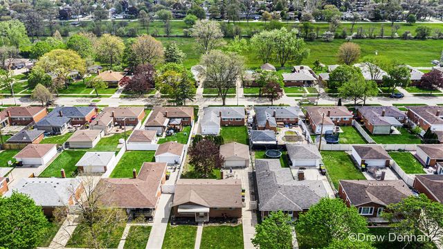 1797 Newman Drive, Trenton, MI 48183