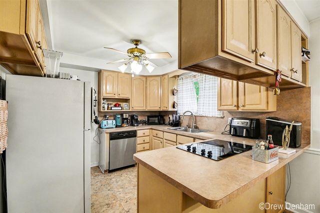 1797 Newman Drive, Trenton, MI 48183