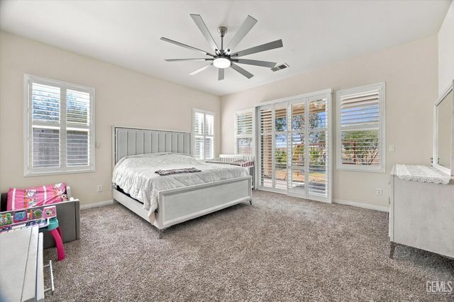 6608 Montagna Drive, Bakersfield, CA 93306