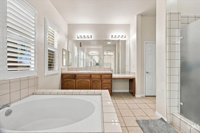 6608 Montagna Drive, Bakersfield, CA 93306