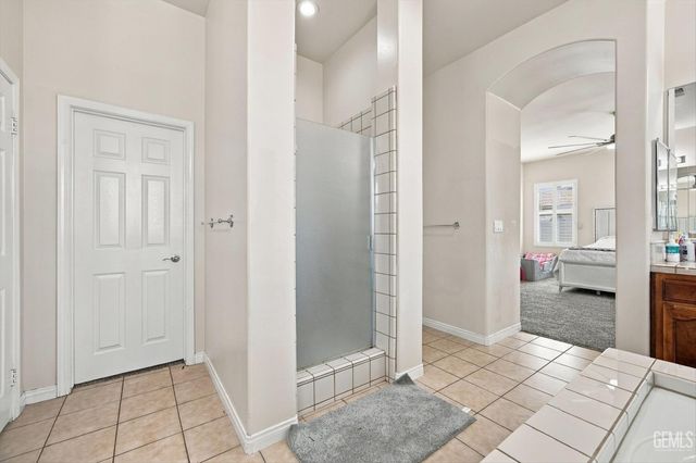6608 Montagna Drive, Bakersfield, CA 93306