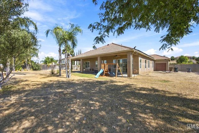 6608 Montagna Drive, Bakersfield, CA 93306