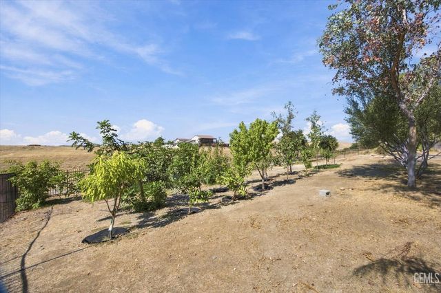 6608 Montagna Drive, Bakersfield, CA 93306