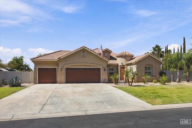 6608 Montagna Drive, Bakersfield, CA 93306