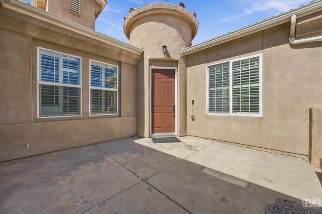 6608 Montagna Drive, Bakersfield, CA 93306