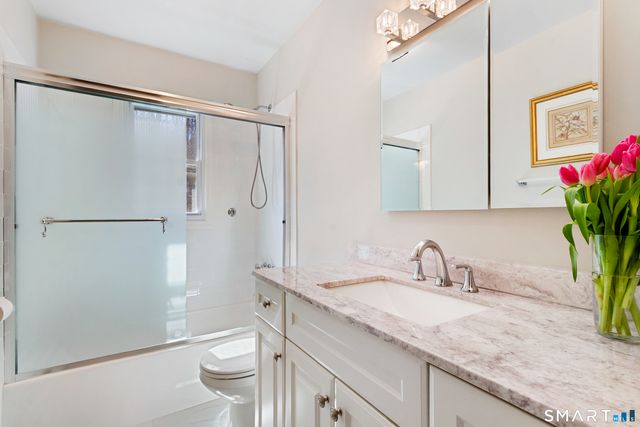 21 Hawley Rd Extension, Danbury, CT 06811