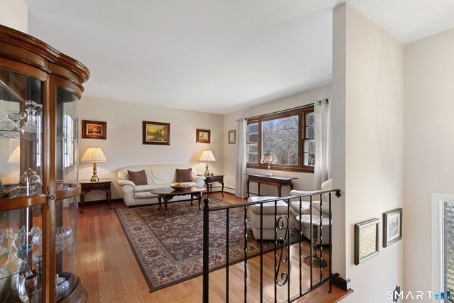 21 Hawley Rd Extension, Danbury, CT 06811