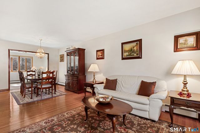 21 Hawley Rd Extension, Danbury, CT 06811