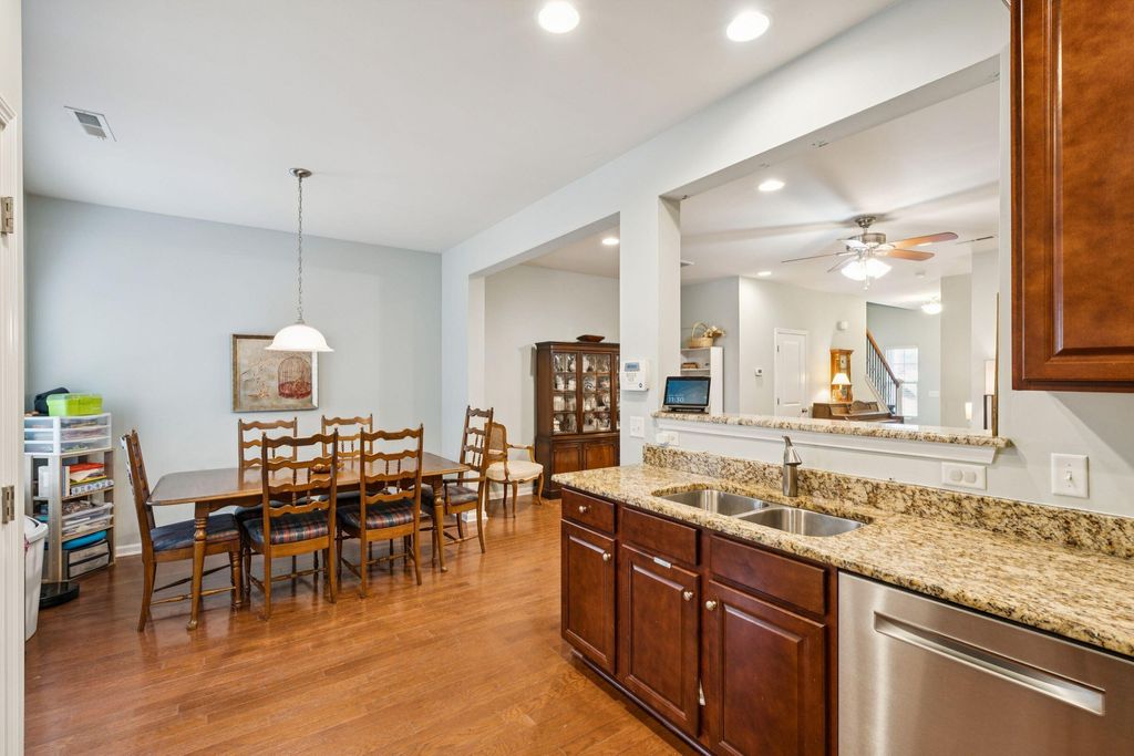 Image 11 of property listing at 1817 Heldsberg Drive, Charleston, SC 29414