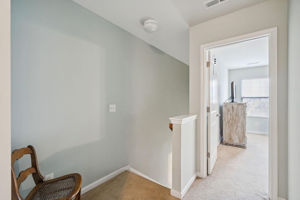 Image 14 of property listing at 1817 Heldsberg Drive, Charleston, SC 29414