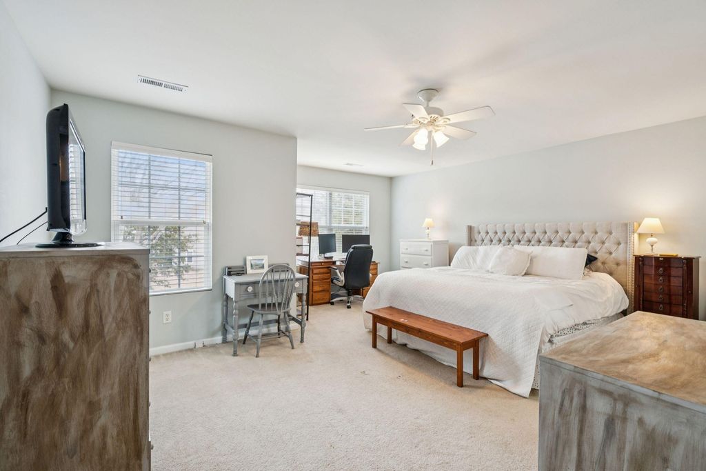 Image 15 of property listing at 1817 Heldsberg Drive, Charleston, SC 29414