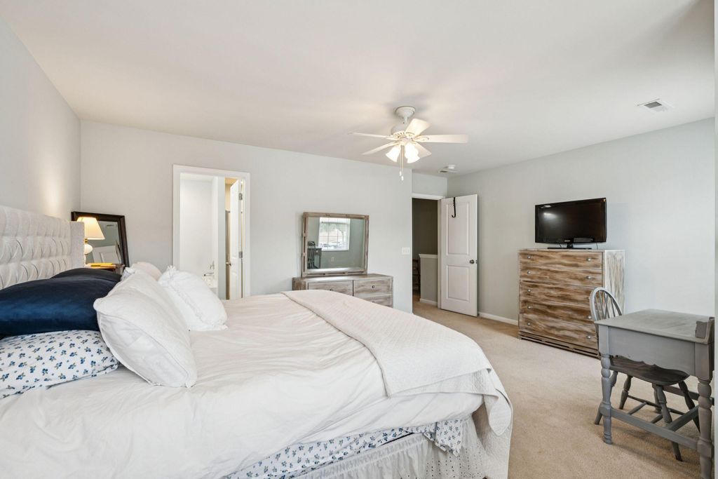 Image 16 of property listing at 1817 Heldsberg Drive, Charleston, SC 29414