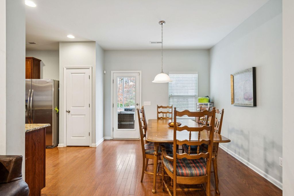 Image 7 of property listing at 1817 Heldsberg Drive, Charleston, SC 29414