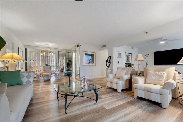 7201 Promenade Dr 101, Boca Raton, FL 33433