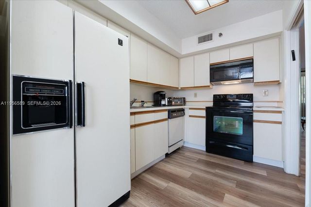 7201 Promenade Dr 101, Boca Raton, FL 33433