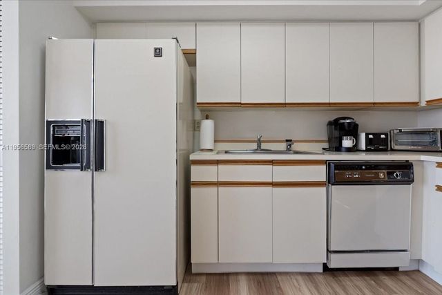 7201 Promenade Dr 101, Boca Raton, FL 33433