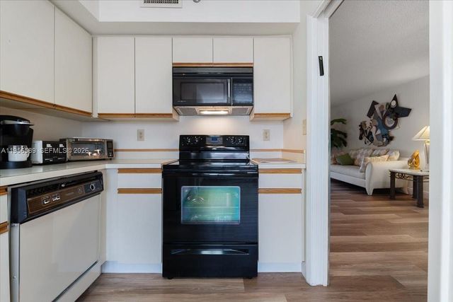 7201 Promenade Dr 101, Boca Raton, FL 33433