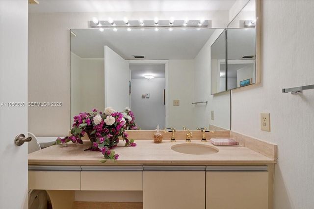 7201 Promenade Dr 101, Boca Raton, FL 33433