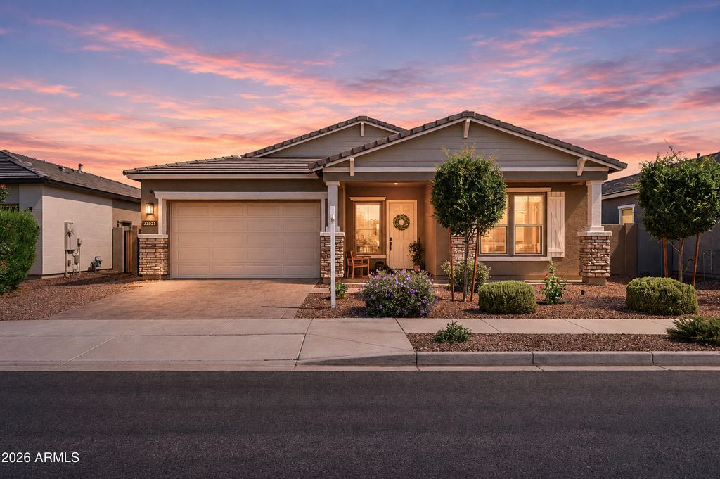 22634 E ROUNDUP Way, Queen Creek, AZ 85142
