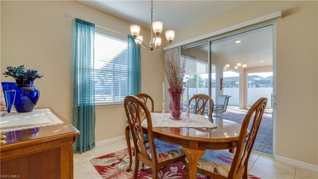 Image 13 of property listing at 2025 SW 19th PL, Cape Coral, FL 33991