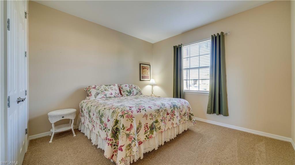 Image 17 of property listing at 2025 SW 19th PL, Cape Coral, FL 33991