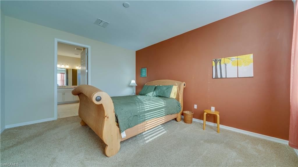 Image 19 of property listing at 2025 SW 19th PL, Cape Coral, FL 33991