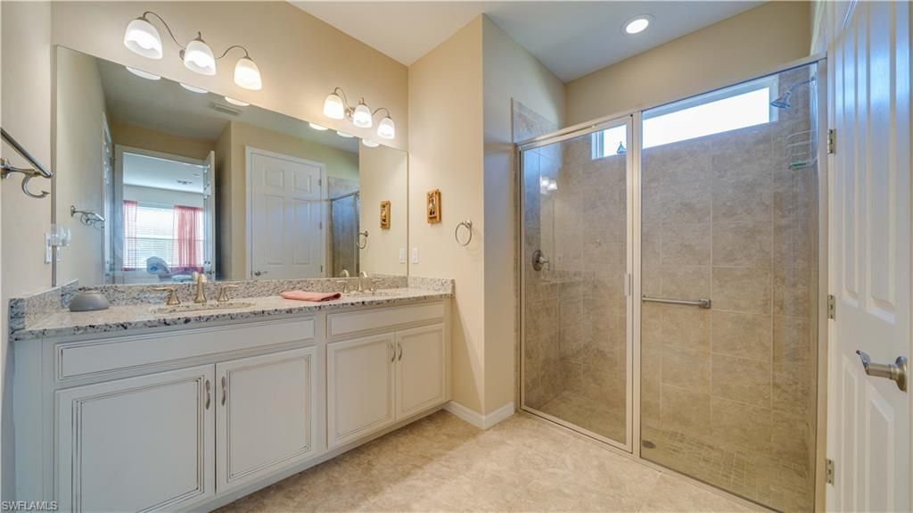 Image 21 of property listing at 2025 SW 19th PL, Cape Coral, FL 33991