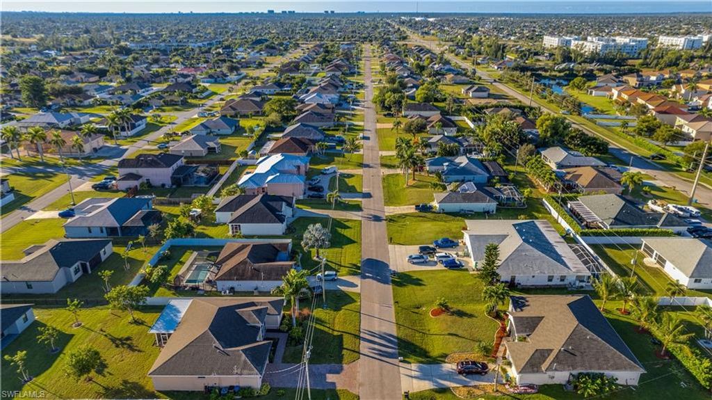 Image 29 of property listing at 2025 SW 19th PL, Cape Coral, FL 33991