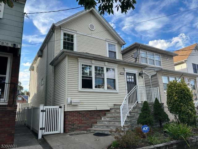 407 Forest St, Kearny Town, NJ 07032