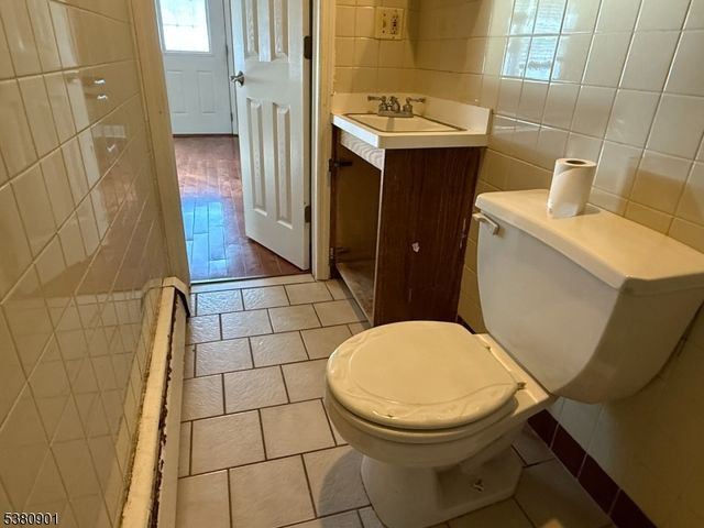 407 Forest St, Kearny Town, NJ 07032