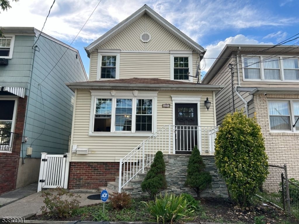 407 Forest St, Kearny Town, NJ 07032