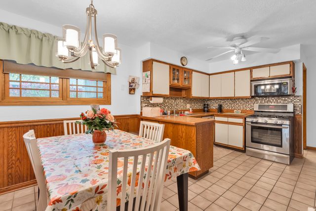 6528 Ridge Drive, Chicago Ridge, IL 60415