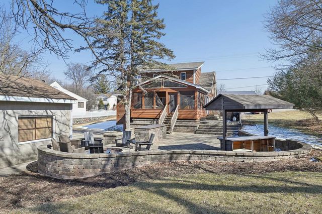 N1665 Linn ROAD, Lake Geneva, WI 53147