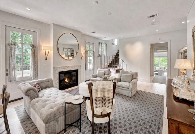 3922 Cotswold Street, Houston, TX 77009