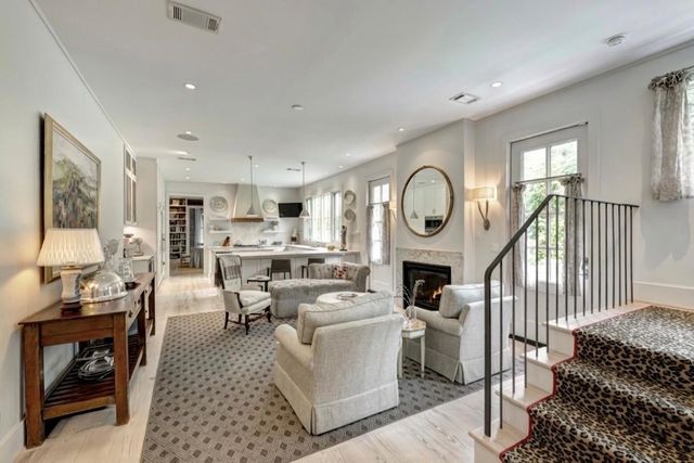 3922 Cotswold Street, Houston, TX 77009